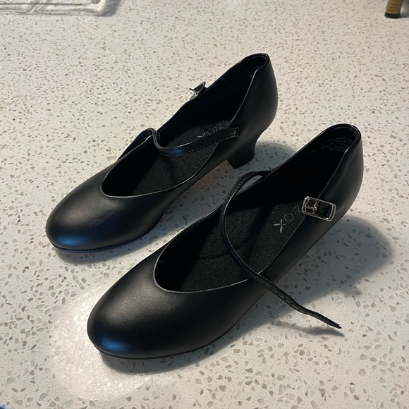 All black tap shoes - Picture 3 of 5